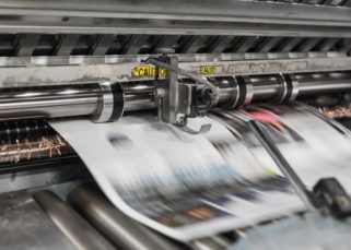 Une imprimante à journaux.